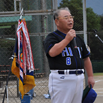 優勝旗と山田会長